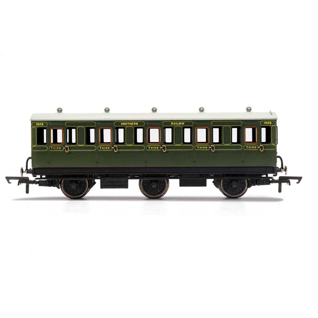 R40086A Hornby SR, 6 Wheel Coach, 3rd Class, 1909 - Era 3